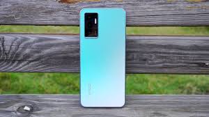 How does the vivo S10e make selfies ...