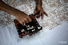 Canting cap merupakan alat yang digunakan untuk membuat batik cap, umumnya canting cap terbuat dari tembaga namun pada video kali ini diberikan alternatif. Cara Membuat Batik Cap Yang Praktis