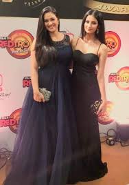 Palak tiwari, daughter of shweta tiwari's daughter, has been in the discussion for a long time.be it kasauti zindagi or ye rishtey hai pyar ke,the news of palak's tv debut comes with every new serial. Shweta Tiwari S Daughter Palak Was A Stunner At The Zee Gold Awards And Her Latest Photos Prove Why She Is Bollywood Ready Entertainment News The Indian Express