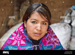 Mujeres indígenas hi-res stock photography and images