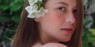 Ellen Adarna Nanganak na, ayon sa kaniyang abugado