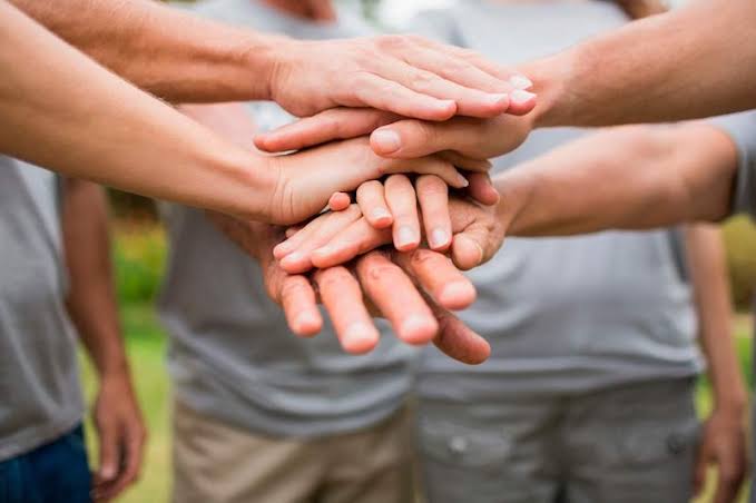 Las Relaciones Sociales y la Interacción Te Harán Más Feliz