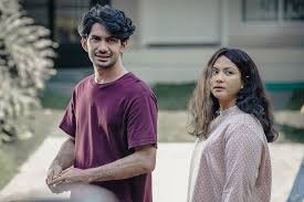 Film, juga dikenal sebagai movie, gambar hidup, film teater atau foto bergerak, merupakan serangkaian gambar diam, yang ketika ditampilkan pada layar akan menciptakan ilusi gambar bergerak karena efek fenomena phi. 12 Film Indonesia Terbaru Yang Tayang Di Netflix Juli 2020