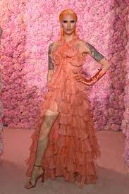 A tribute to one of the most glamorous and progressive women in history. 3van Ross Katz On Twitter Miss Fame In Attendance At Giambattista Valli S Fw20 Show At Pfw