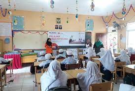 Layanan informasi mengenai penyaluran dana. Penyaluran Bos Madrasah Swasta Kini Dilakukan Terpusat Republika Online