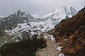 Gerne machen wir auch sonderwünsche für sie beim wandern in der slowakei möglich, so etwa professionell geführte gruppenwanderungen. Wandern In Der Hohen Tatra Slowakei Foto Bild World Outdoor Schnee Bilder Auf Fotocommunity
