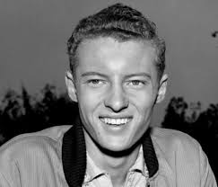 Who’s this wise cracking kid from the ‘60s TV Series “Leave It To Beaver”?  He’s not Lumpy!