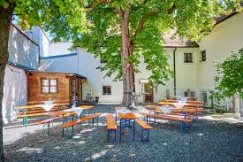 View the online menu of himmel haus and other restaurants in elkhart, indiana. Bayerische Restaurantkultur Hotel Gasthof Brauerei Zur Post