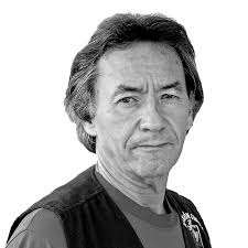 Con León, tiro a tiro, verso a verso