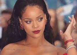 5 ¿cuántos vocales de mesa son por mesa? Viral La Mirada De Cara Delevingne Al Escote De Rihanna
