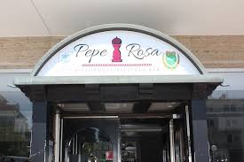 Pepe the frog is a politicized internet meme consisting of a green anthropomorphic frog with a humanoid body. Ristorante Pizzeria Pepe Rosa Munchen Restaurant Bewertungen Telefonnummer Fotos Tripadvisor