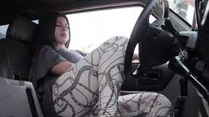 Farting in leggings in the car 
