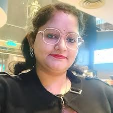 Andrea Hoffmeier's Instagram, Twitter & Facebook