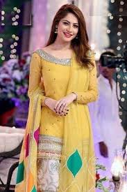 Mehndi Dress In 2020 Pakistani Fashion Party Wear Womens Trendy Dresses Stylish Party Dresses