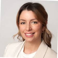 Amanda Pitzer's Instagram, Twitter & Facebook