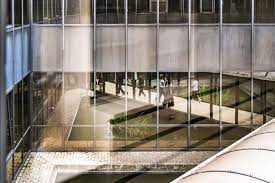 Geef scholen wat tijd en ruimte