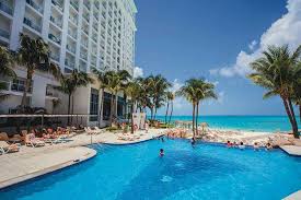 After officially reopening its doors to visitors on june 8th, cancún and the riviera maya have steadily made progress to return to normality. Hotel Riu Cancun All Inclusive Hotel Cancun