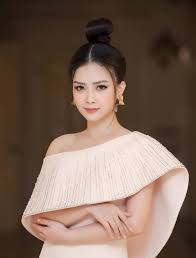 Diễn viên hoàng yến bị chồng thứ tư cầm dao đe doạ, đấm chảy máu tại quán ăn. DÆ°Æ¡ng Hoang Yáº¿n La Ai Tiá»ƒu Sá»­ Sá»± Nghiá»‡p Báº¡n Trai DÆ°Æ¡ng Hoang Yáº¿n