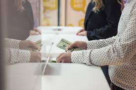 Ile wynosi najniższa krajowa netto 2024?