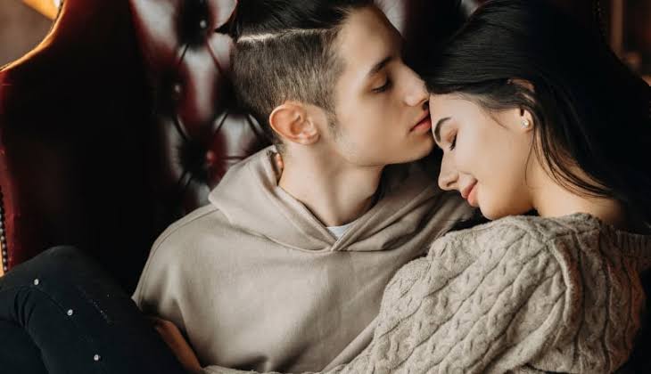 Forehead Kiss: What It Means & 15 Subconscious Signs Why It's So Special