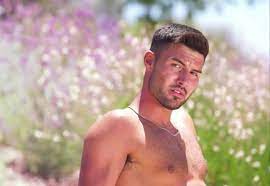 Love Island Confirms Two New Boys Will Enter Villa Including Girlfriend Stealer Mirror Online