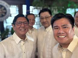 LOOK: Governor Paolo Javier joined the oath-taking of the newly elected  officers of the League of Provinces of the Philippines (LPP) at Kalayaan  Hall, Malacañang Palace today, September 3, 2025. Governor Javier