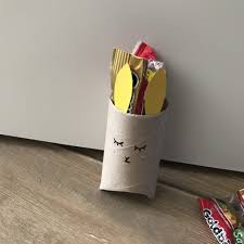 Haaaaallo zusammen, es ist wieder soweit:)heute habe ich allerdings keine genauen maße für euch, weil ich es unnötig fand, das ganze auszumessen:d warum. Klopapierrolle Hasen Als Geschenkverpackung Basteln Upcyclers