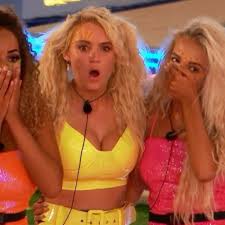 Caroline flack presented the series, while iain stirling narrated it. Love Island Cast Uk Season 5 We Are Joined By Jo From The Great I Secretly Recorded My Boyfriend Podcast To Discuss Last Nights Show The Evictions And Casa Amor Listen Notes