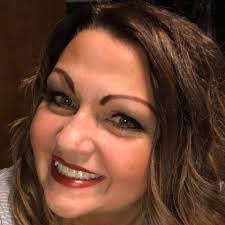 Kelly Gamblin's Instagram, Twitter & Facebook