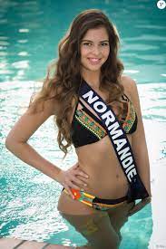 Un défilé sujet à débat, en raison de la coupe très échancrée des tenues vestimentaires validées par le. Miss Normandie En Maillot De Bain Lors Du Voyage Miss France 2018 En Californie En Novembre 2017 Purepeople