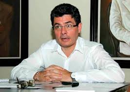 Alejandro gaviria uribe (born 1965) is a colombian economist and engineer, who served as minister of health and social protection of colombia from 2012 to 2018. Alejandro Gaviria Nuevo Ministro De Salud El Universal Cartagena