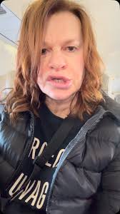 On my back to LA come see me Friday & Saturday @oscars_palmsprings then  @thewallisbh Dec 19 & 20, #easylistening #sandylandsquadband fabulous!