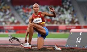 Rojas, campeona mundial, la española ana peleteiro. Cok04zphptjz M
