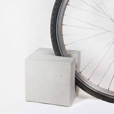 Fahrradstander Fahrradhalterung Beton Bike Block Junges Design Fur Daheim Selbermachen Beton Dekorativer Beton Basteln Mit Beton
