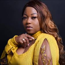 Janine Queen's Instagram, Twitter & Facebook