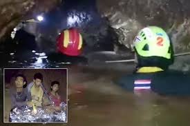 Pictures show the dramatic rescue operation of a trapped youth football team and their coach. How Did 12 Thai Boys Get Stuck In A Cave Full Story Of How Football Team Became Trapped And Rescued World News Mirror Online