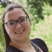 Laura Setliff's Instagram, Twitter & Facebook