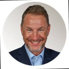 Auf dem schönsten Berg der Welt, der Ama Dablam 6814m. Am Sonntag, 24.  November 2024 durfte ich zusammen mit Mingmar Sherpa diesen wunderschönen  Berg zum 6. Mal besteigen. Dies bei besten…