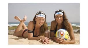 Mizuki est une jeune lycéenne passionnée de beach volley.elle se retrouve à former une équipe avec la meilleure joueuse de la région, ozôin. Les Beach Volleyeuses Les Plus Sexy Les Derapages
