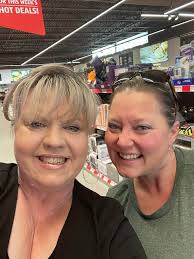 Aldi shoppers bonding over washable rugs in Mandeville, LA
