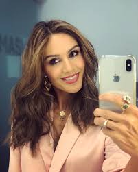 Nazan eckies at triumph launch event 02/13/2020. Nazan Eckes Bis Gleich In Extra 22 15 Uhr Rtl De Facebook