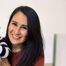 Beth Linn's Instagram, Twitter & Facebook