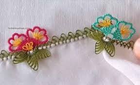 Kolay Ve Gosterisli Igne Oyasi Modeli Yapimi With Images Floral Floral Rings Hair Accessories