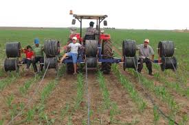 Plastiği yumuşatmak için tüpü güneşe bırakın, böylece daha kolay çalışın. Ciftciler Damlama Sulama Sistemi Ne Geciyor