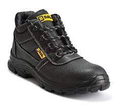 From loggers and plumbers to electricians and carpenters, our picks suit the needs of workers in every industry. These Are The 10 Best Safety Boots In The Uk 2021