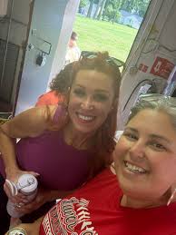 01 meets 00 while being baseball moms! #foreverwellbetrue #Loso