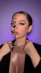 @Theo Rose 🤍 #halloween2024 #valentinalungu #fy #avenitpolitia #theorose  #skullmakeup