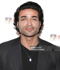 Bombay Velvet (2015)