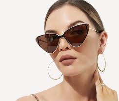 Piazza San Marino, vendita occhiali e orologi delle migliori marche