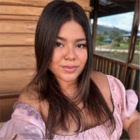 1400+ perfiles de «Hillary»